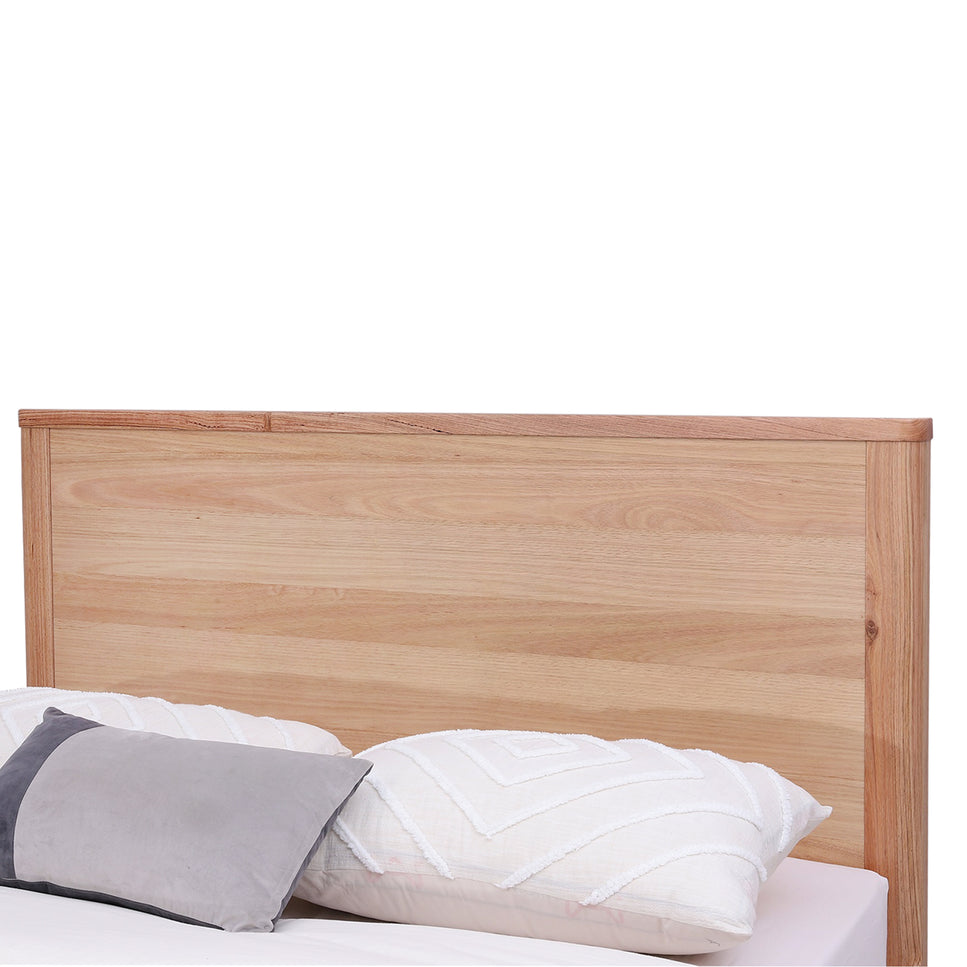 Luca Tasmania Oak Queen Bed